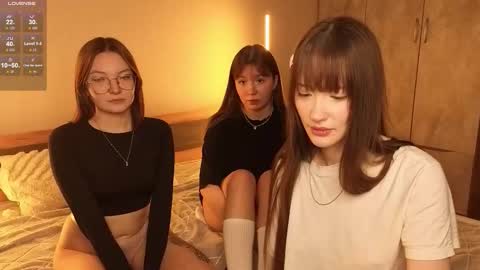 Snapshot of _reverse_gang_ chatting on November 15, 2025, 5:09 pm LISSAPVT IS OPEN online show from November 15, 2025, 5:09 pm