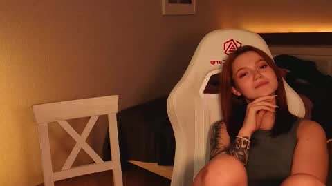 Snapshot of _reverse_gang_ chatting on November 18, 2025, 2:32 pm LISSAPVT IS OPEN online show from November 18, 2025, 2:32 pm