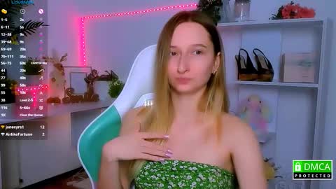 I am Rina online show from December 5, 2025, 7:06 am