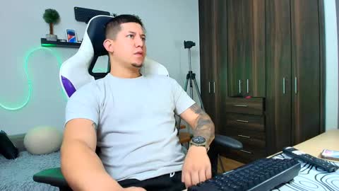 Snapshot of _robertobaggio chatting on February 6, 2025, 12:26 pm Roberto online show from February 6, 2025, 12:26 pm
