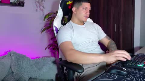 Snapshot of _robertobaggio chatting on September 25, 2025, 1:37 pm Roberto online show from September 25, 2025, 1:37 pm