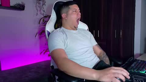 Snapshot of _robertobaggio chatting on October 5, 2025, 12:36 pm Roberto online show from October 5, 2025, 12:36 pm
