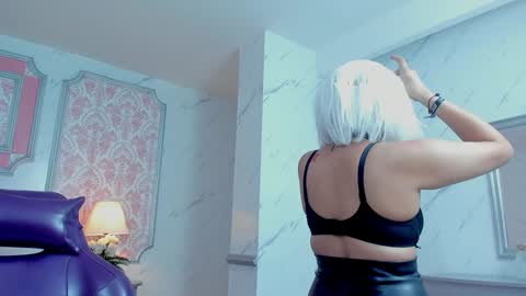 Snapshot of _saakuraa_ chatting on December 6, 2024, 8:29 pm 1430 2100 -5 online show from December 6, 2024, 8:29 pm