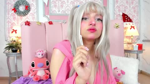 Snapshot of _saakuraa_ chatting on December 12, 2024, 8:43 pm 1430 2100 -5 online show from December 12, 2024, 8:43 pm