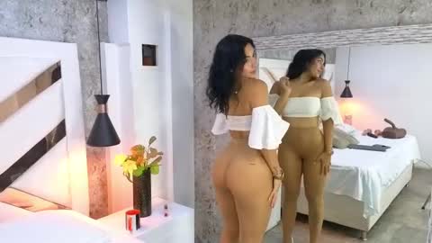 Snapshot of _saara_evans_ chatting on September 12, 2025, 7:47 pm Sara online show from September 12, 2025, 7:47 pm