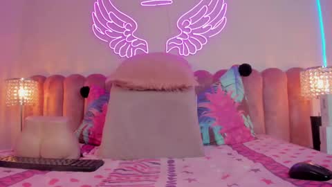 Scarlett online show from March 3, 2025, 1:53 pm