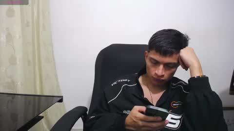 Juan Pablo-independent model online show from January 19, 2025, 7:57 am