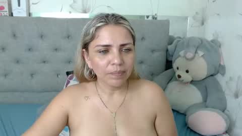 Snapshot of _sexyredhead_ chatting on January 5, 2025, 6:35 pm KATA online show from January 5, 2025, 6:35 pm