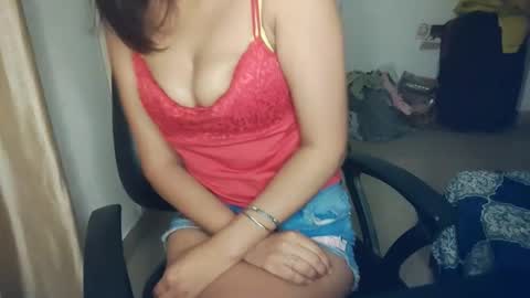 _shalini_0 online show from October 10, 2025, 4:17 pm