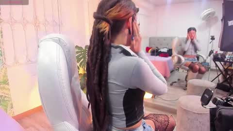 Snapshot of _sharlotte777 chatting on November 15, 2025, 4:36 pm _sharlotte777 online show from November 15, 2025, 4:36 pm