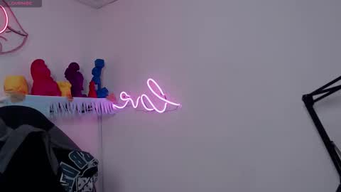 Snapshot of _sharlotte777 chatting on November 24, 2025, 2:06 pm _sharlotte777 online show from November 24, 2025, 2:06 pm