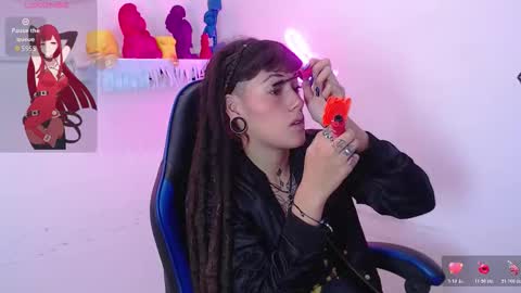 Snapshot of _sharlotte777 chatting on November 25, 2025, 2:17 pm _sharlotte777 online show from November 25, 2025, 2:17 pm