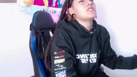 Snapshot of _sharlotte777 chatting on November 26, 2025, 2:29 pm _sharlotte777 online show from November 26, 2025, 2:29 pm