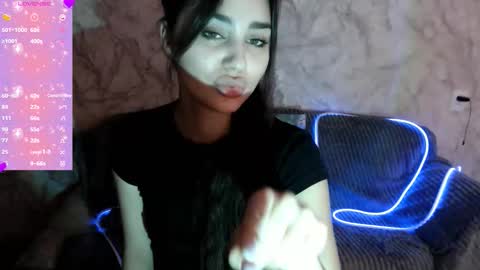 Snapshot of _shynikki chatting on October 8, 2025, 4:10 am _shynikki online show from October 8, 2025, 4:10 am