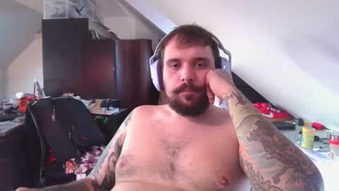 Snapshot of _smiley_bear27 chatting on September 30, 2025, 7:02 am _smiley_bear27 online show from September 30, 2025, 7:02 am