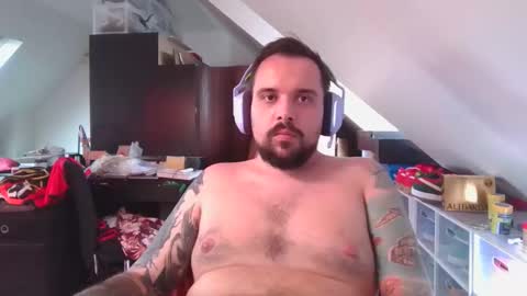 Snapshot of _smiley_bear27 chatting on November 8, 2025, 5:40 am _smiley_bear27 online show from November 8, 2025, 5:40 am