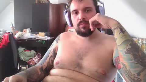 Snapshot of _smiley_bear27 chatting on November 11, 2025, 5:51 am _smiley_bear27 online show from November 11, 2025, 5:51 am