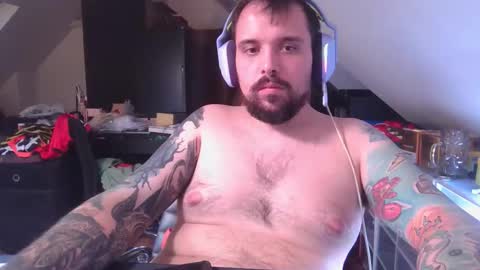 Snapshot of _smiley_bear27 chatting on November 12, 2025, 8:48 am _smiley_bear27 online show from November 12, 2025, 8:48 am