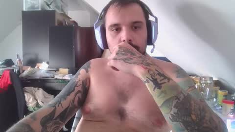 Snapshot of _smiley_bear27 chatting on November 16, 2025, 7:25 am _smiley_bear27 online show from November 16, 2025, 7:25 am