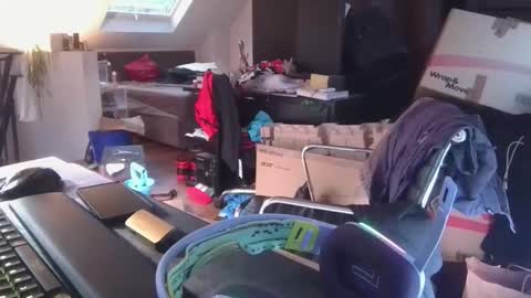 Snapshot of _smiley_bear27 chatting on December 15, 2025, 8:40 am _smiley_bear27 online show from December 15, 2025, 8:40 am