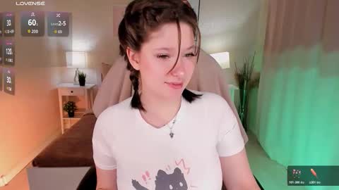 Sofi  Follow me  online show from November 22, 2025, 7:18 am