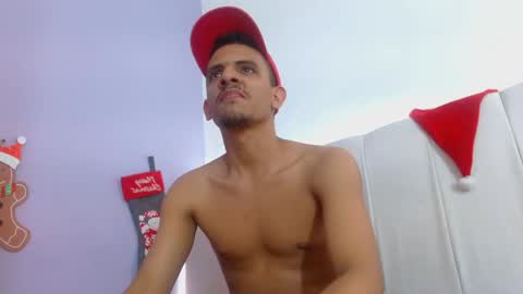 Snapshot of _tarek_ chatting on November 25, 2025, 5:07 am _tarek_ online show from November 25, 2025, 5:07 am