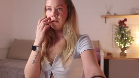 Annie online show from December 16, 2024, 1:42 am