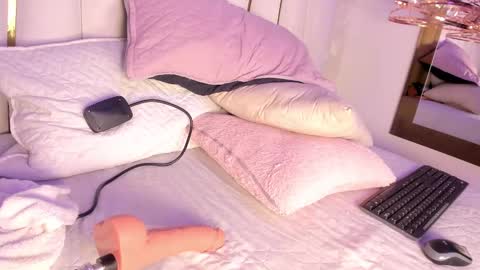 Rousse  online show from March 11, 2025, 10:42 pm