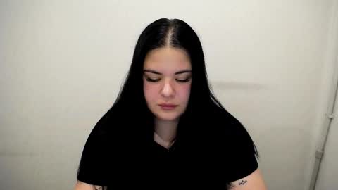 Snapshot of _trisha_li chatting on October 27, 2025, 2:43 pm Trisha online show from October 27, 2025, 2:43 pm