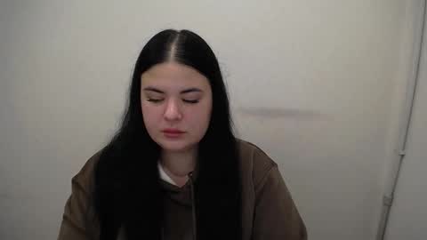 Snapshot of _trisha_li chatting on October 28, 2025, 12:52 pm Trisha online show from October 28, 2025, 12:52 pm