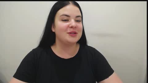 Snapshot of _trisha_li chatting on November 6, 2025, 12:06 pm Trisha online show from November 6, 2025, 12:06 pm