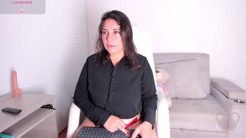 Snapshot of _vanebrown87 chatting on March 8, 2025, 9:50 am vanesa online show from March 8, 2025, 9:50 am