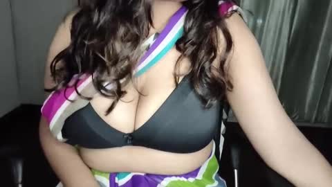 Snapshot of _vanshika_0 chatting on September 30, 2025, 2:44 pm _vanshika_0 online show from September 30, 2025, 2:44 pm
