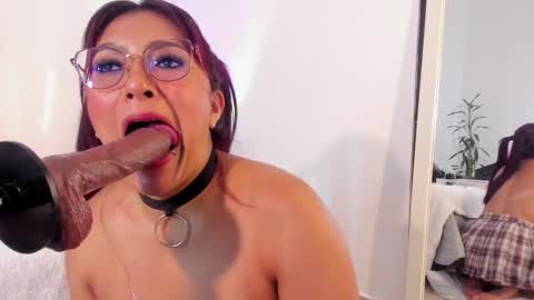 Snapshot of _veronicadeleon_ chatting on February 13, 2025, 4:07 pm Veronica online show from February 13, 2025, 4:07 pm