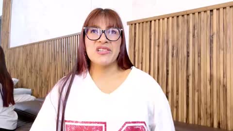 Snapshot of _veronicadeleon_ chatting on October 6, 2025, 1:08 pm Veronica online show from October 6, 2025, 1:08 pm