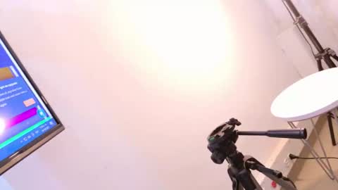 Snapshot of _veronicadeleon_ chatting on October 16, 2025, 12:17 pm Veronica online show from October 16, 2025, 12:17 pm