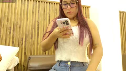 Snapshot of _veronicadeleon_ chatting on October 21, 2025, 11:55 am Veronica online show from October 21, 2025, 11:55 am