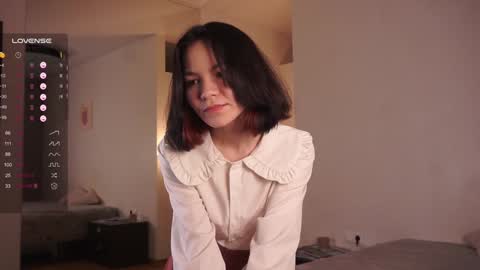 Snapshot of _vi_vi_ chatting on February 3, 2025, 7:42 pm Viola online show from February 3, 2025, 7:42 pm