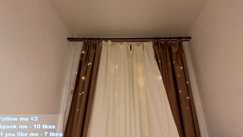 Violet online show from December 8, 2024, 2:39 am