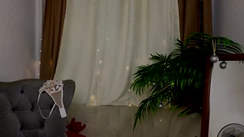 Violet online show from January 12, 2025, 11:26 pm