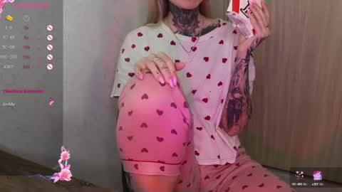 Snapshot of _viv1an_ chatting on January 21, 2025, 6:12 pm Alis online show from January 21, 2025, 6:12 pm