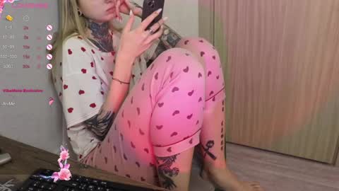 Snapshot of _viv1an_ chatting on February 2, 2025, 8:41 pm Alis online show from February 2, 2025, 8:41 pm