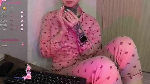 Snapshot of _viv1an_ chatting on February 4, 2025, 8:59 pm Alis online show from February 4, 2025, 8:59 pm