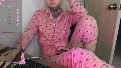 Snapshot of _viv1an_ chatting on February 12, 2025, 8:59 am Alis online show from February 12, 2025, 8:59 am