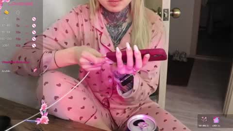 Snapshot of _viv1an_ chatting on February 12, 2025, 12:01 pm Alis online show from February 12, 2025, 12:01 pm