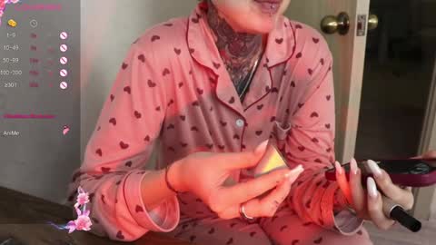 Snapshot of _viv1an_ chatting on February 14, 2025, 12:25 pm Alis online show from February 14, 2025, 12:25 pm