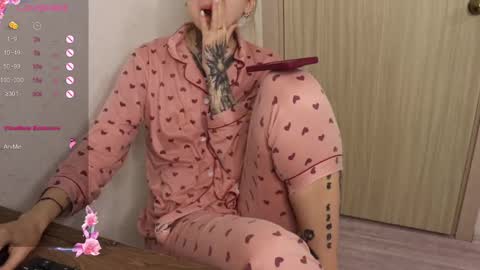 Snapshot of _viv1an_ chatting on February 15, 2025, 3:31 am Alis online show from February 15, 2025, 3:31 am