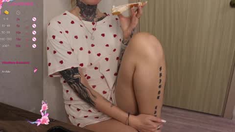 Snapshot of _viv1an_ chatting on February 16, 2025, 12:43 pm Alis online show from February 16, 2025, 12:43 pm