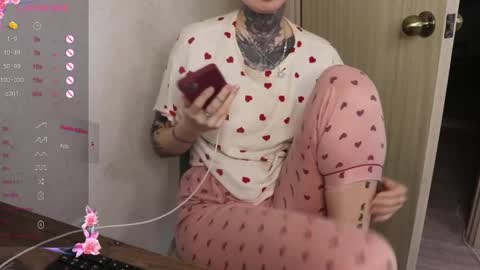 Snapshot of _viv1an_ chatting on March 5, 2025, 6:33 am Alis online show from March 5, 2025, 6:33 am