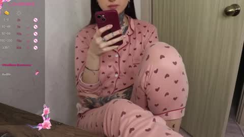 Snapshot of _viv1an_ chatting on March 6, 2025, 2:51 pm Alis online show from March 6, 2025, 2:51 pm